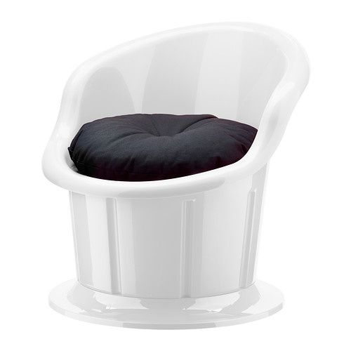 POPPTORP Fauteuil avec coussin IKEA Rangement caché sous l'assise. Facile à entretenir, passer simplement un chiffon humide.