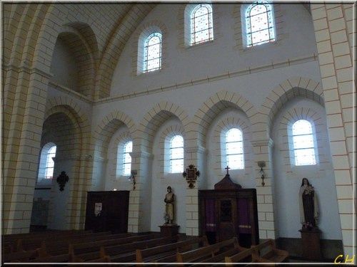 Maure de Bretagne église vitraux