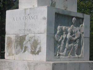 Detail-du-monument-A-la-France.jpg
