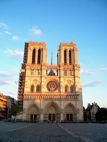 Notre-Dame-de-Paris-1.jpg