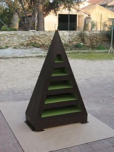 meublepyramide1couche-003.JPG
