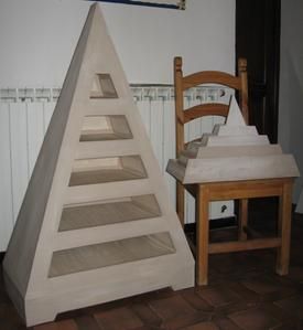 meublepyramideenduit-014.JPG