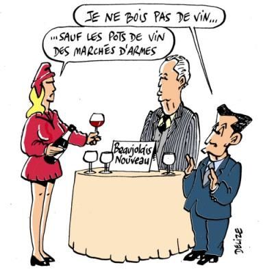 Par les filles avec une petite poitrine