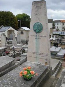 la tombe de Cyprian Norwid au cimetière de Montmorency