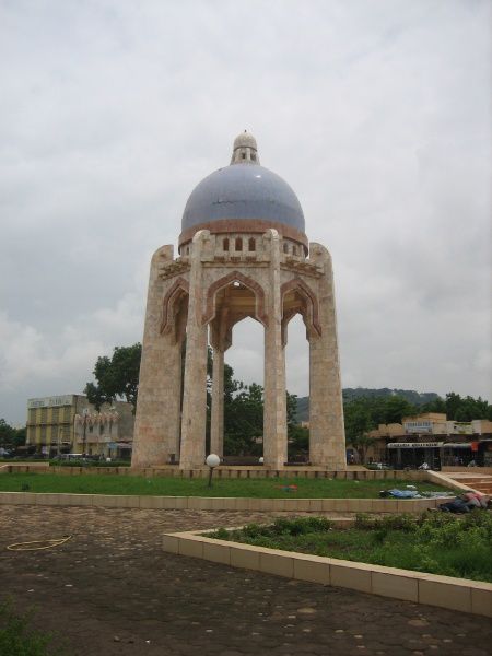 Photo003---Monument----Bamako.jpg