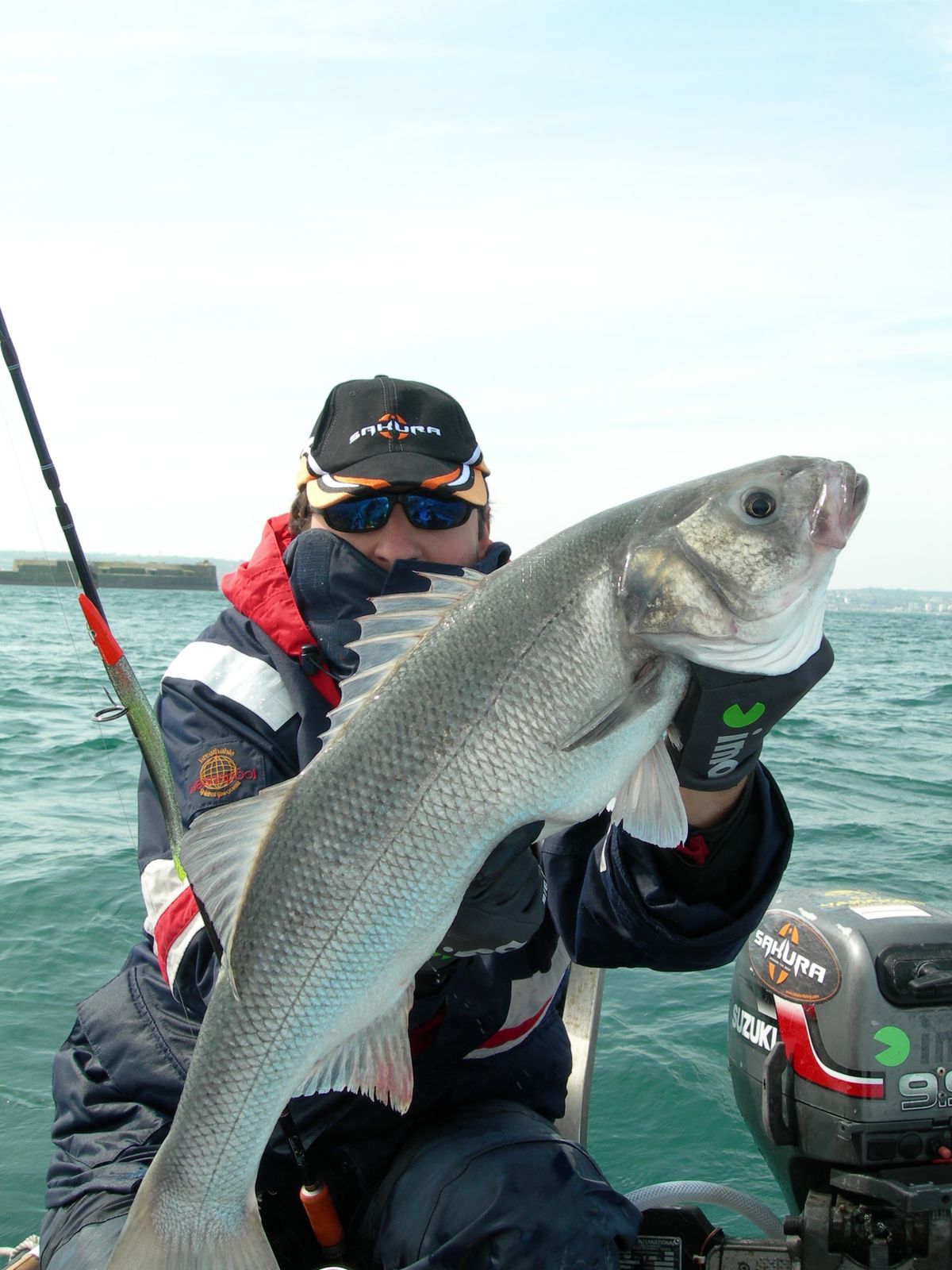Comme pour les bars..... ici un poisson de 3.5 kgs pris au Eel à la volée Comme pour les bars..... ici un poisson de 3.5 kgs pris au Eel à la volée