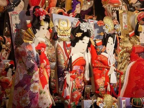 Asakusa-hagoita-ichi-1.jpg