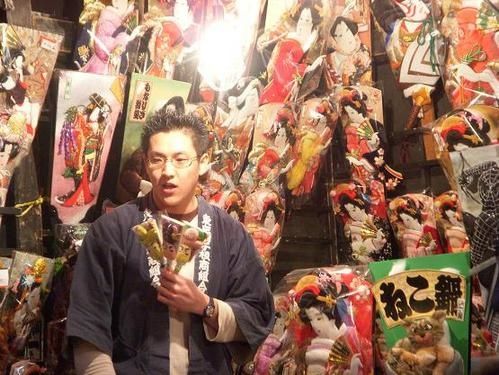 Asakusa-hagoita-ichi-4.jpg
