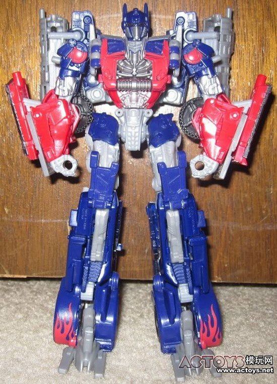 Transformers 3 - Toys Voyager Optimus Prime 03