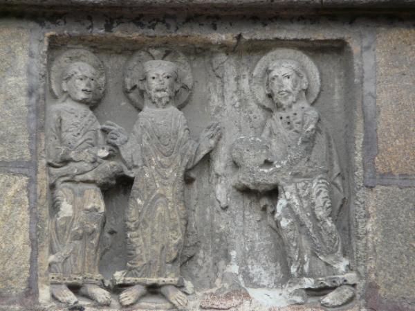 détail: bas relief