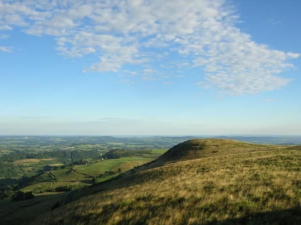 le Puy Mandon qui domine la vallée de Rochefort Montagne