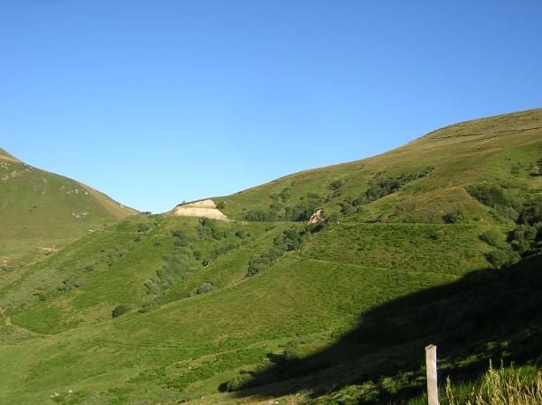 le col s'éloigne