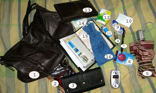 mon-sac-de-fille---moi-2.jpg