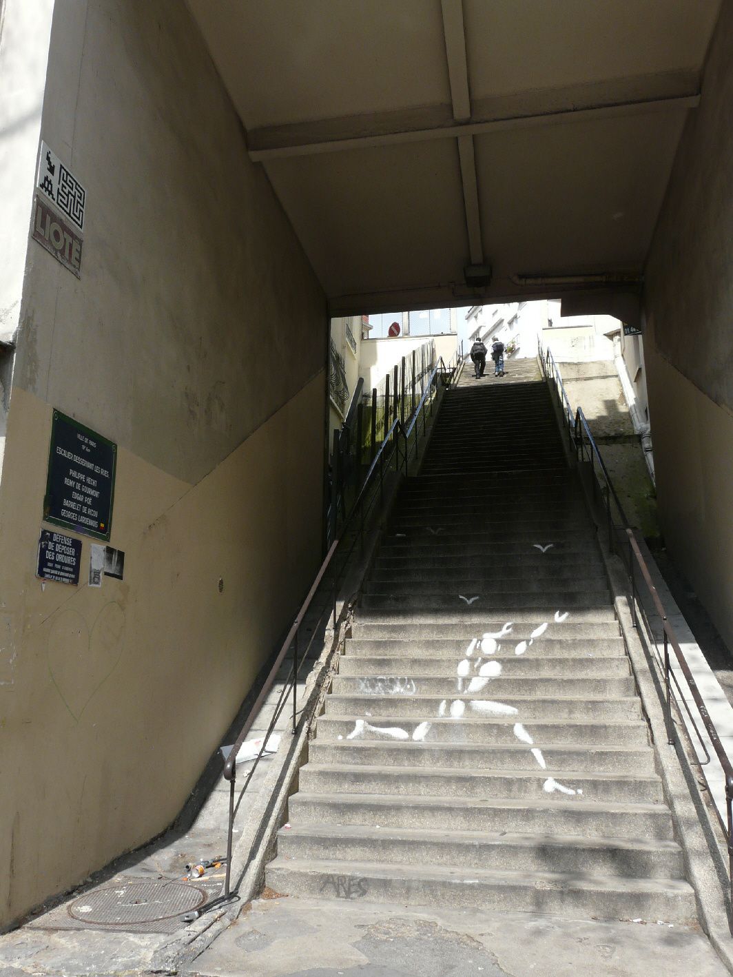 Celui me fait particulièrement craquer...et ce n'est pas qu'à cause du space invader ni du trompe l'oeil juste à coté!