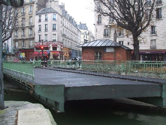 La-grange-aux-belles--pont-pivotant2200.jpg