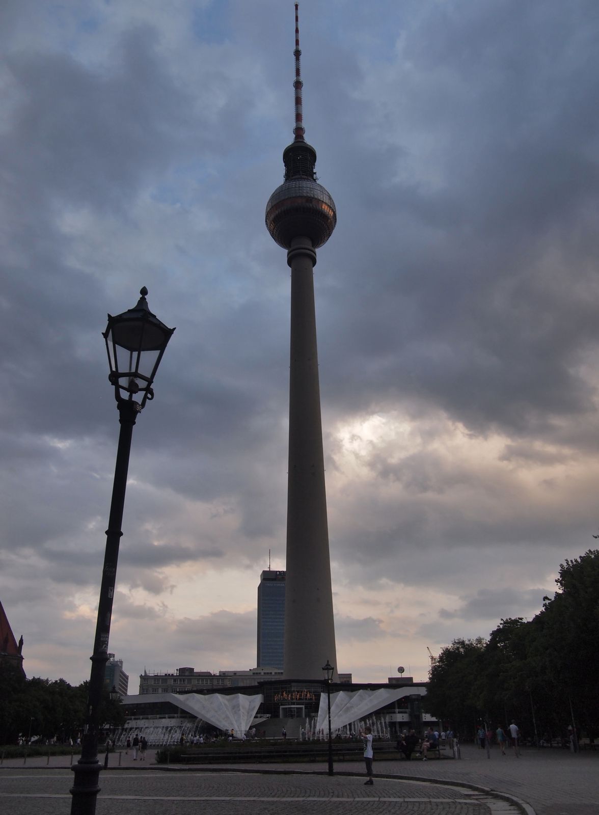 Fernsehturm Berlin lampafaire et place