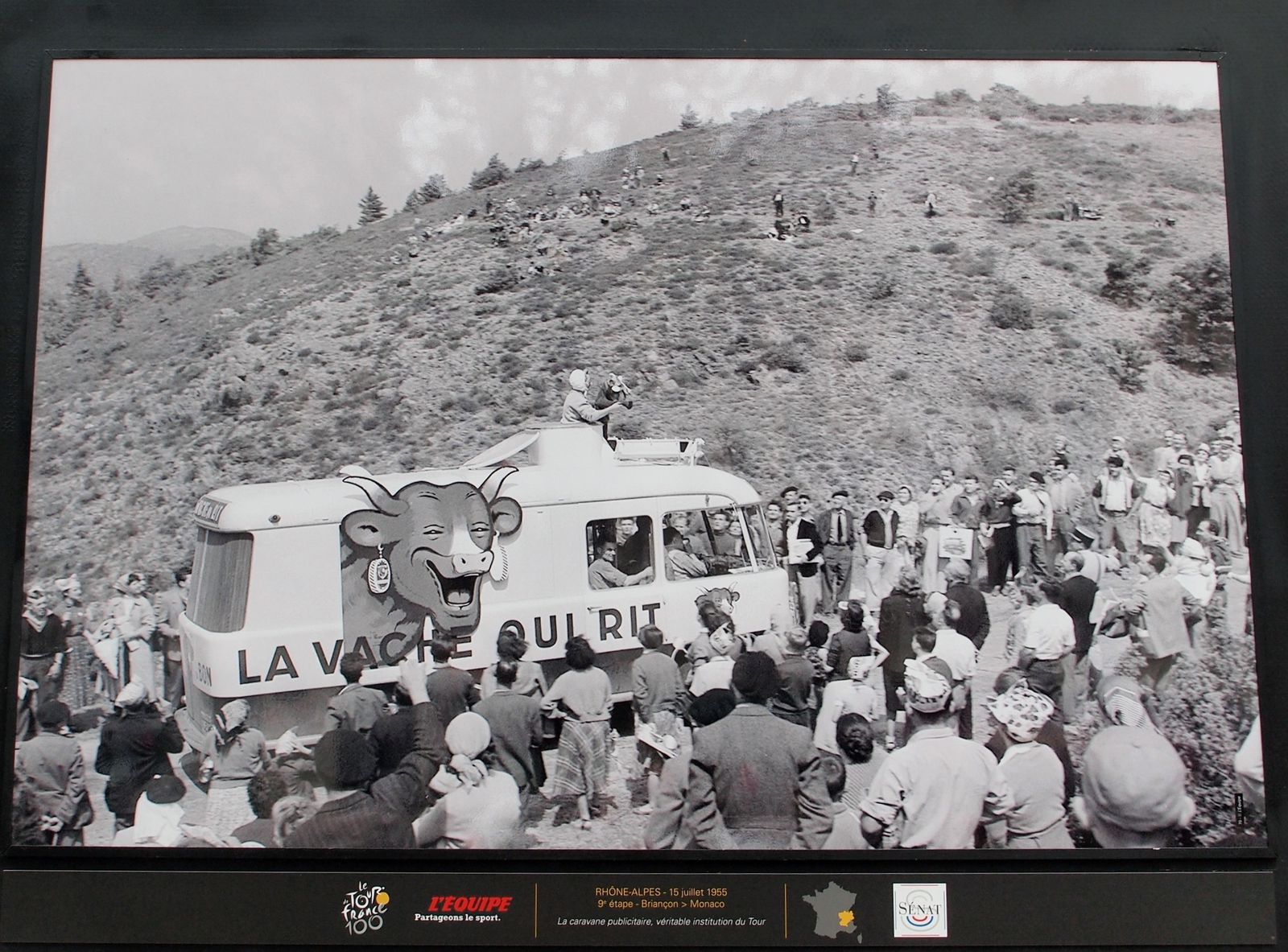 Tour-de-France-1955-caravane-pub-la-vache-qui-rit.JPG