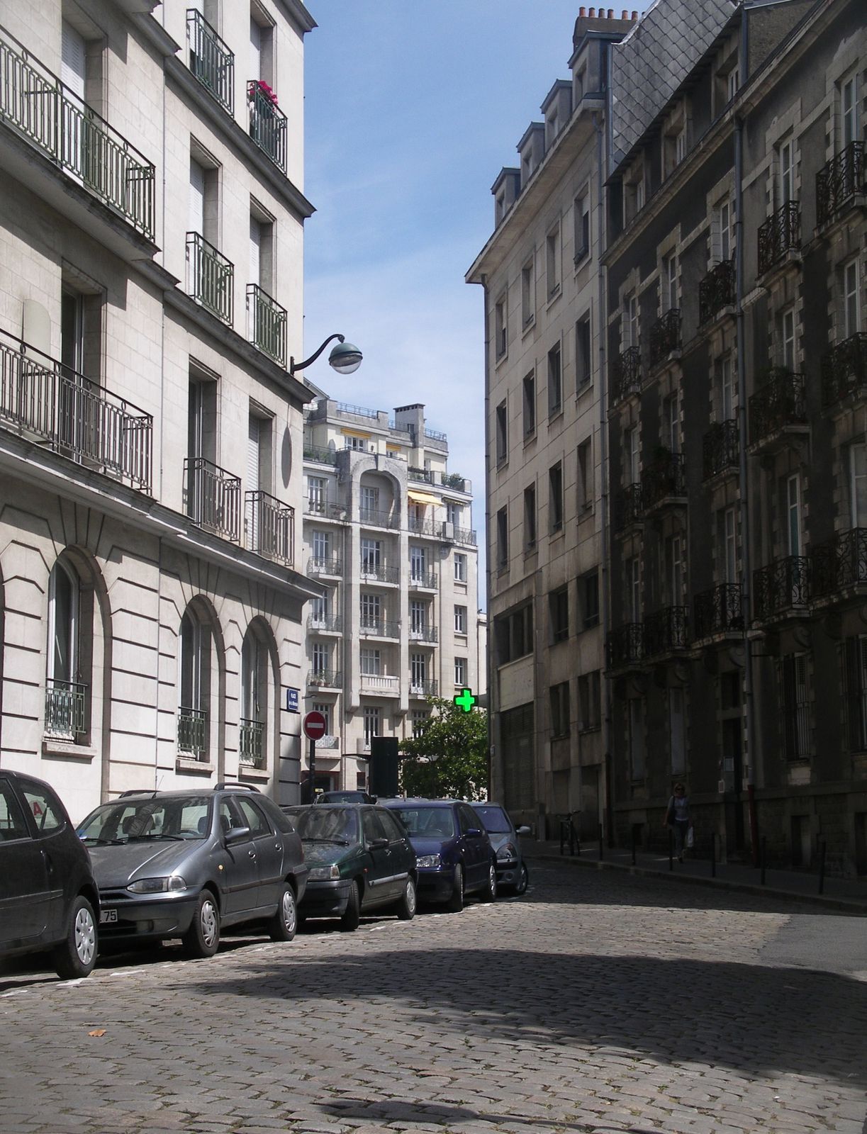 Rue-parisienne-a-Nantes.JPG