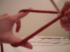 comment tricoter avec une seule main