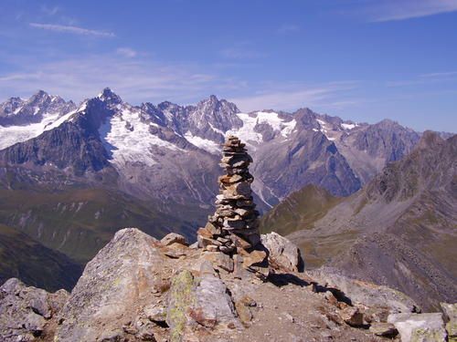 Pointe de Drône 2949.5 m : en boucle du col du Grand-St-Bernard - Montagne  découverte