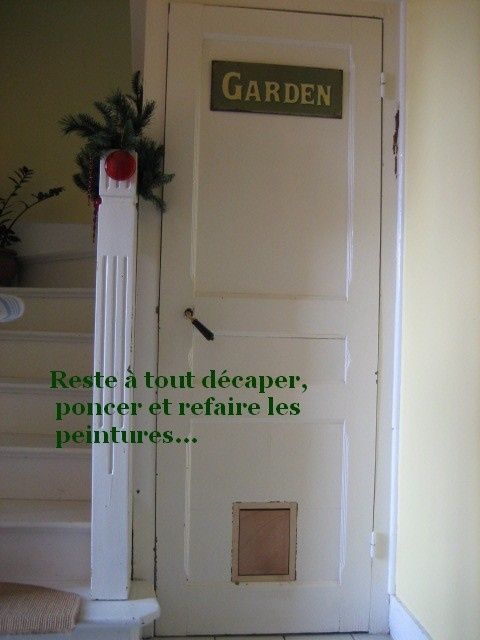 Chati_re_dans_porte_int_rieure