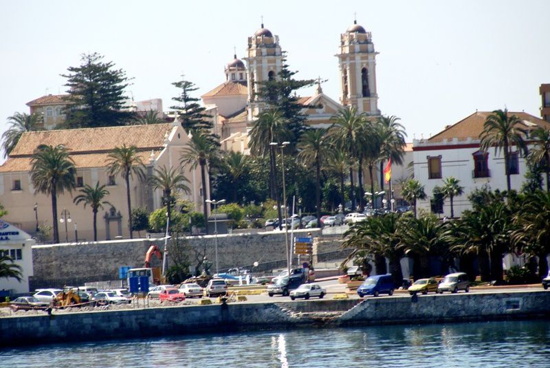 Ceuta, confetti d'empire, aussi anachronique que Gibraltar, en face.