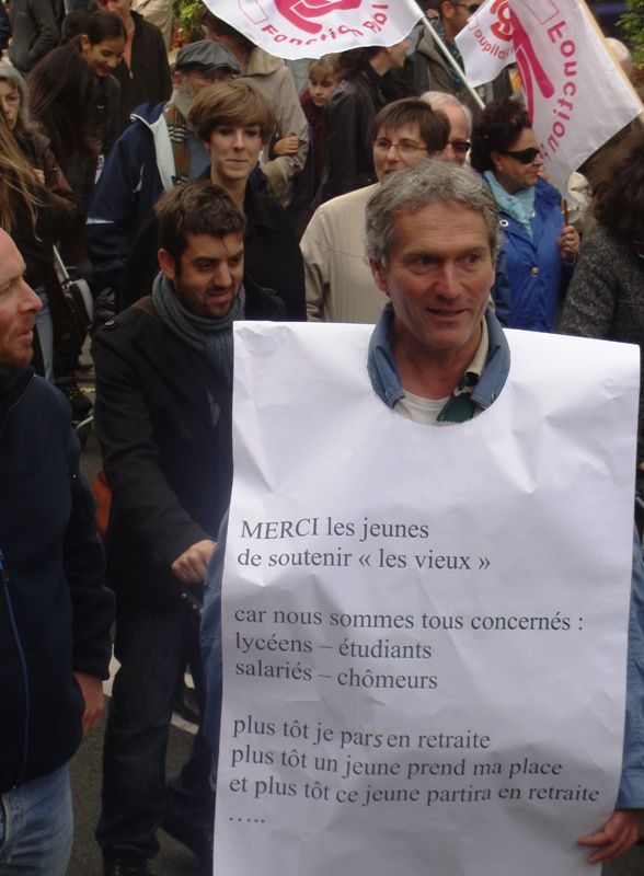 Quelques images des manifestations sur la réforme des retraites à La Roche-sur-Yon (et à Luçon pour des lycéens).