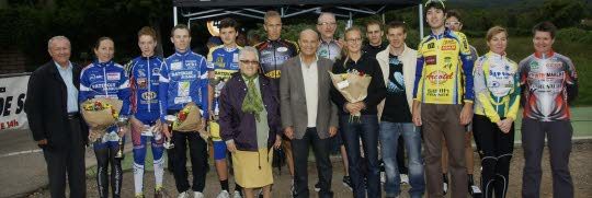 l-ensemble-des-laureats-suivant-les-categories-qui-ont-ete-.jpg