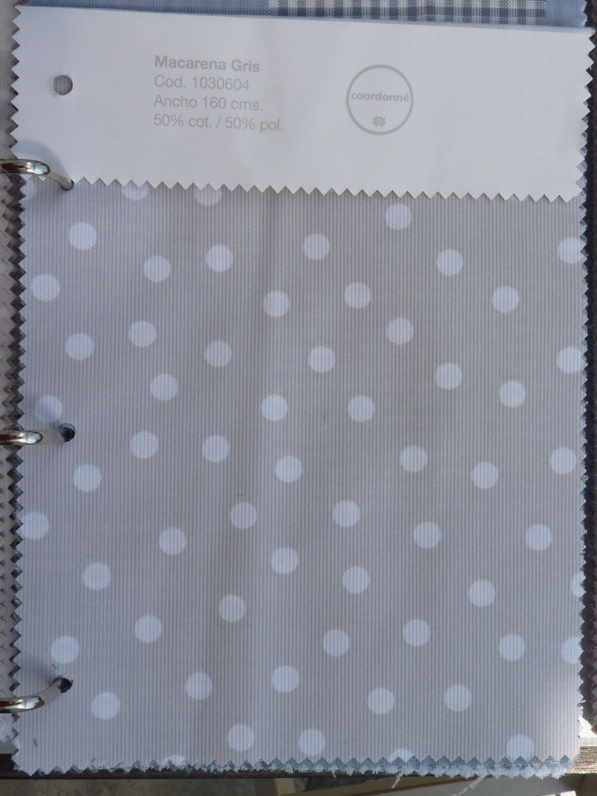 Déco : photos chambre bébé fille papier peint tissu beatrix ...