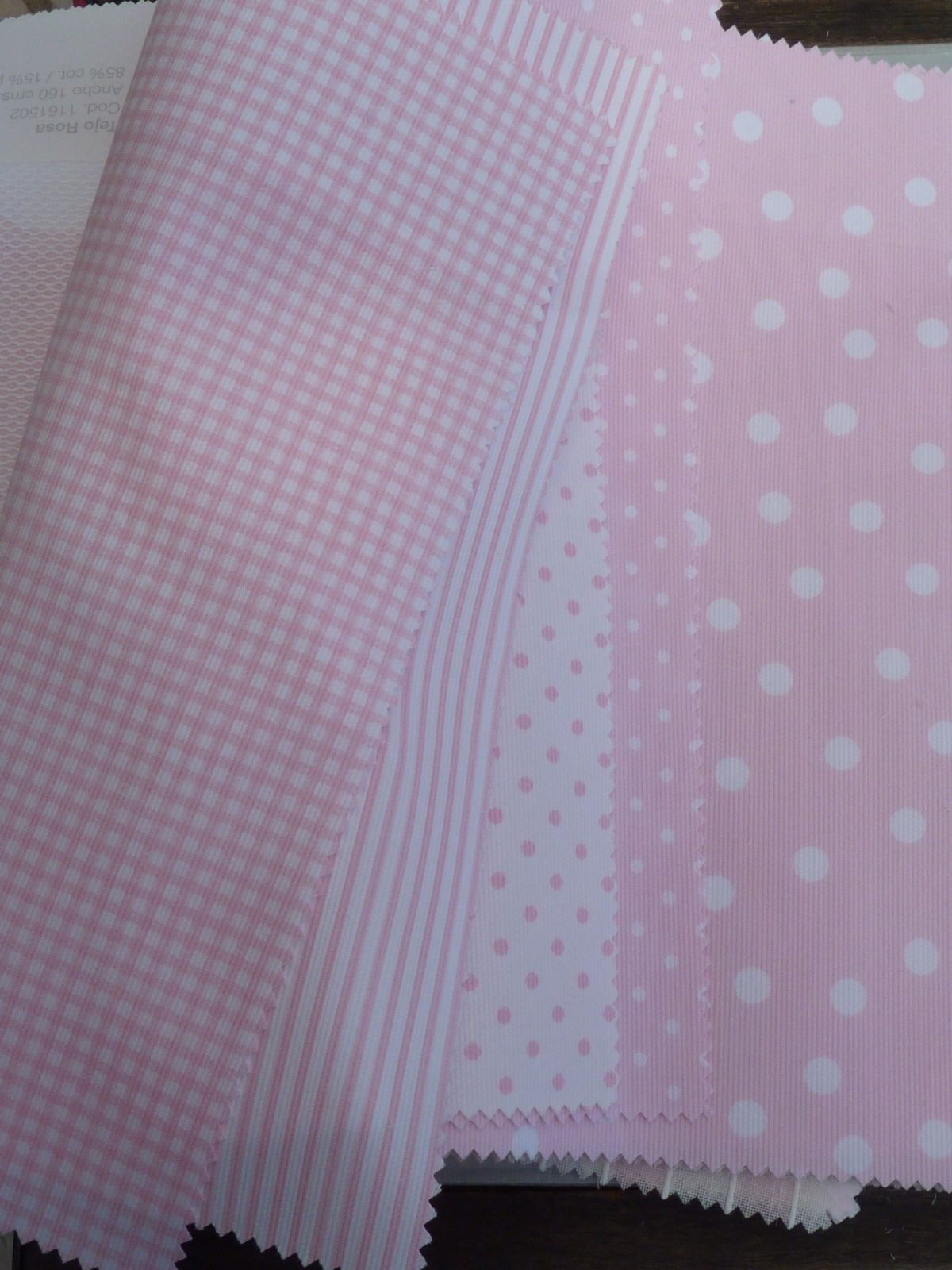Déco : photos chambre bébé fille papier peint tissu beatrix ...