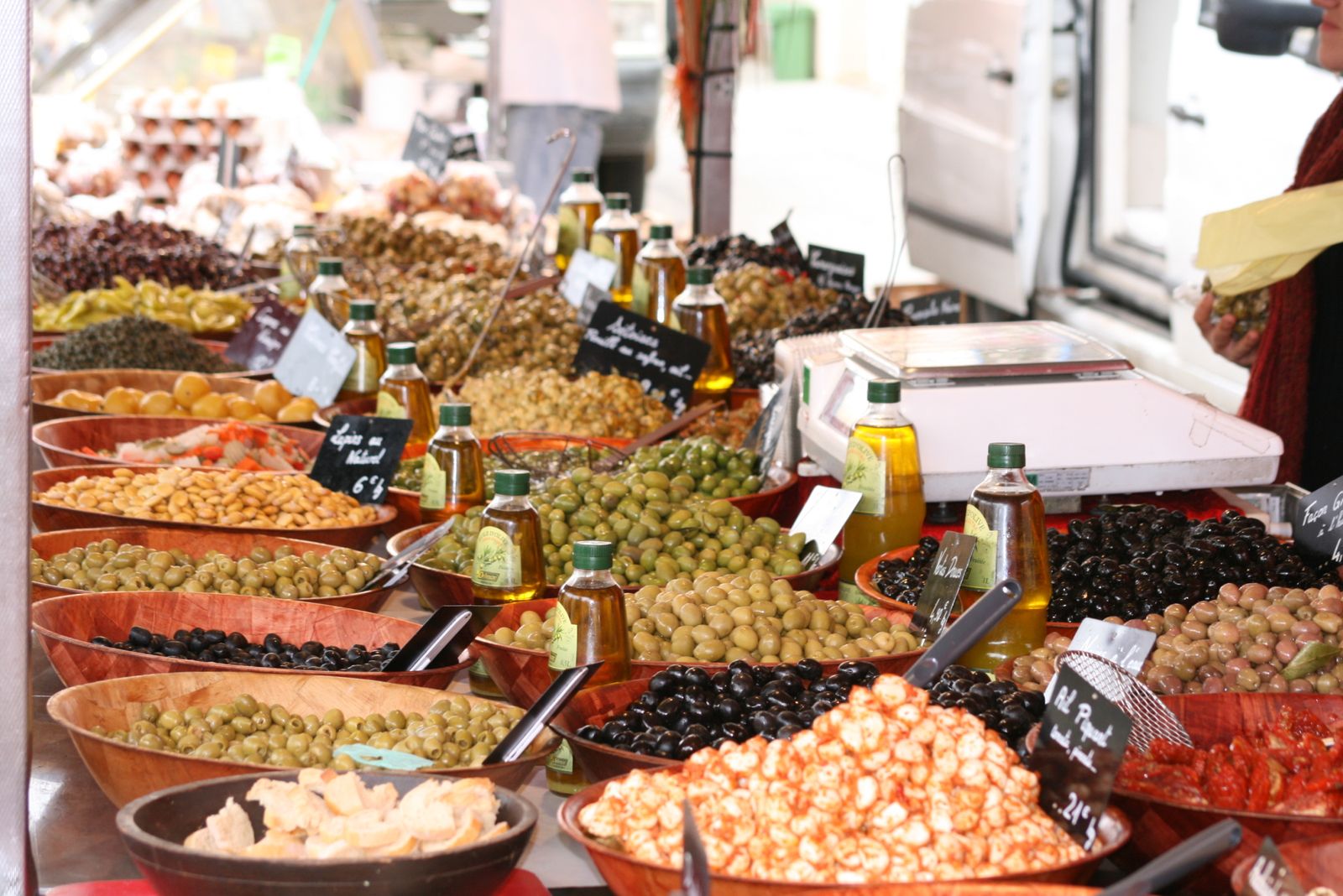 Etales d'olives, marché de Gignac