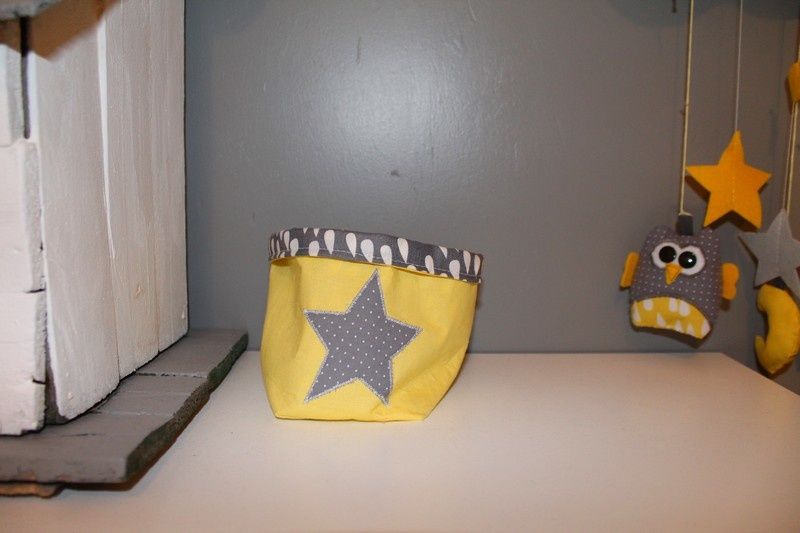 Range-lingette-jaune-et-gris.jpg