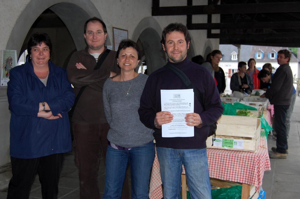 Astobelarra (Nathalie, Etienne, Alicia et Laurent) présente Paroles d'écolos à l'AMAP de Soule Astobelarra (Nathalie, Etienne, Alicia et Laurent) présente Paroles d'écolos à l'AMAP de Soule