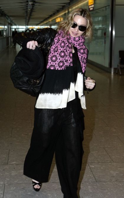 Madonna_arriving_at_Heathrow_Airport_Lon