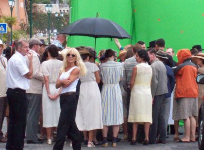 Inside Of ''W.E.'' Part.2: Second day of Madonna shooting in France