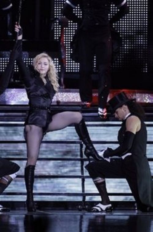 Sticky & Sweet Tour: Photos from the first show in London, UK
