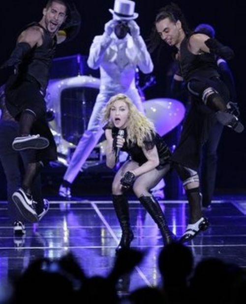 Sticky & Sweet Tour: Photos from the first show in London, UK