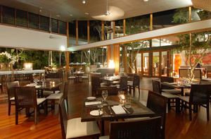 RESTAURANT-BY-NIGHT-2.jpg