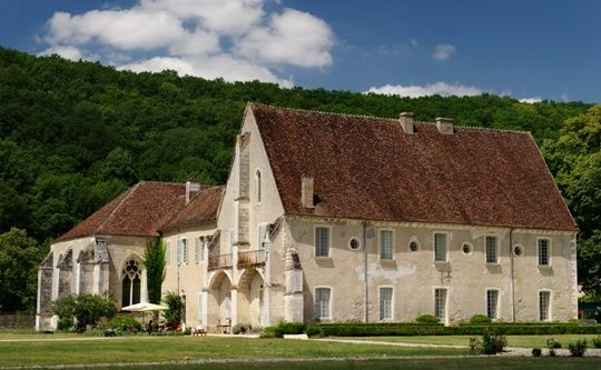 abbaye-de-reigny.jpg