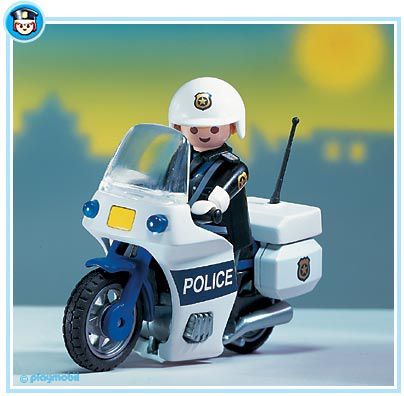 enews_nov_2005_playmobil_police_FR.jpg