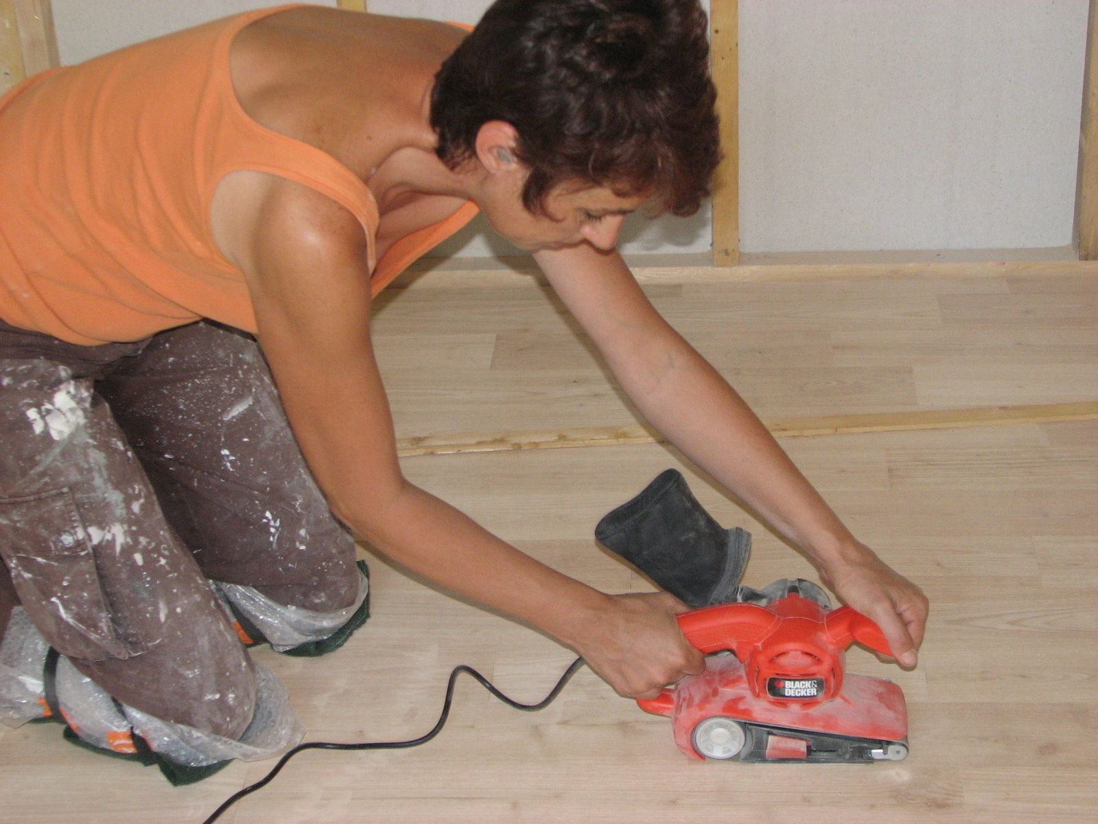 Ponçage du parquet : la galère ! - notre Maison Ossature Bois en Périgord  pourpre