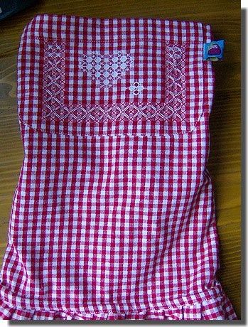 broderie_suisse_tablier broderie_suisse_tablier