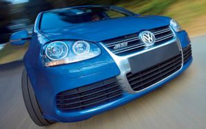 112_0608_01z-2008_volkswagen_golf_r32-right_front_view.jpg