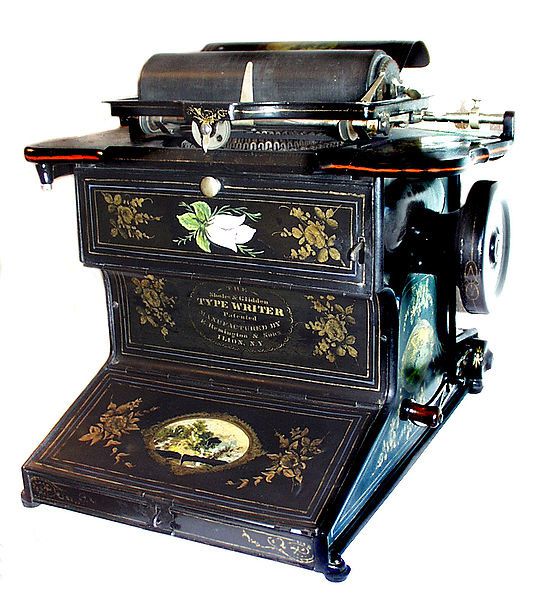 Machine à écrire décorée