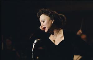 La-20vie-20performance-20edit.jpg
