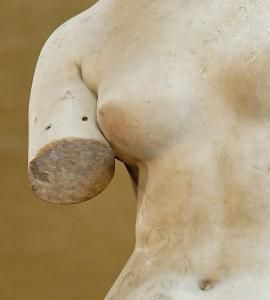 540px-Venus_de_Milo_Louvre_Ma399_n8.jpg