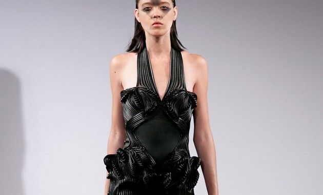 iris-van-herpen-fashion-designer-4.jpg