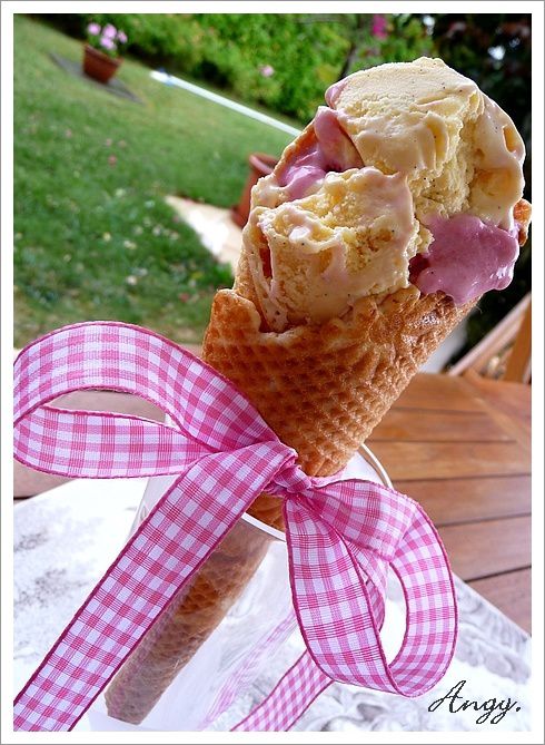 cornet-de-glace-vanille-fraise-copie-1.jpg