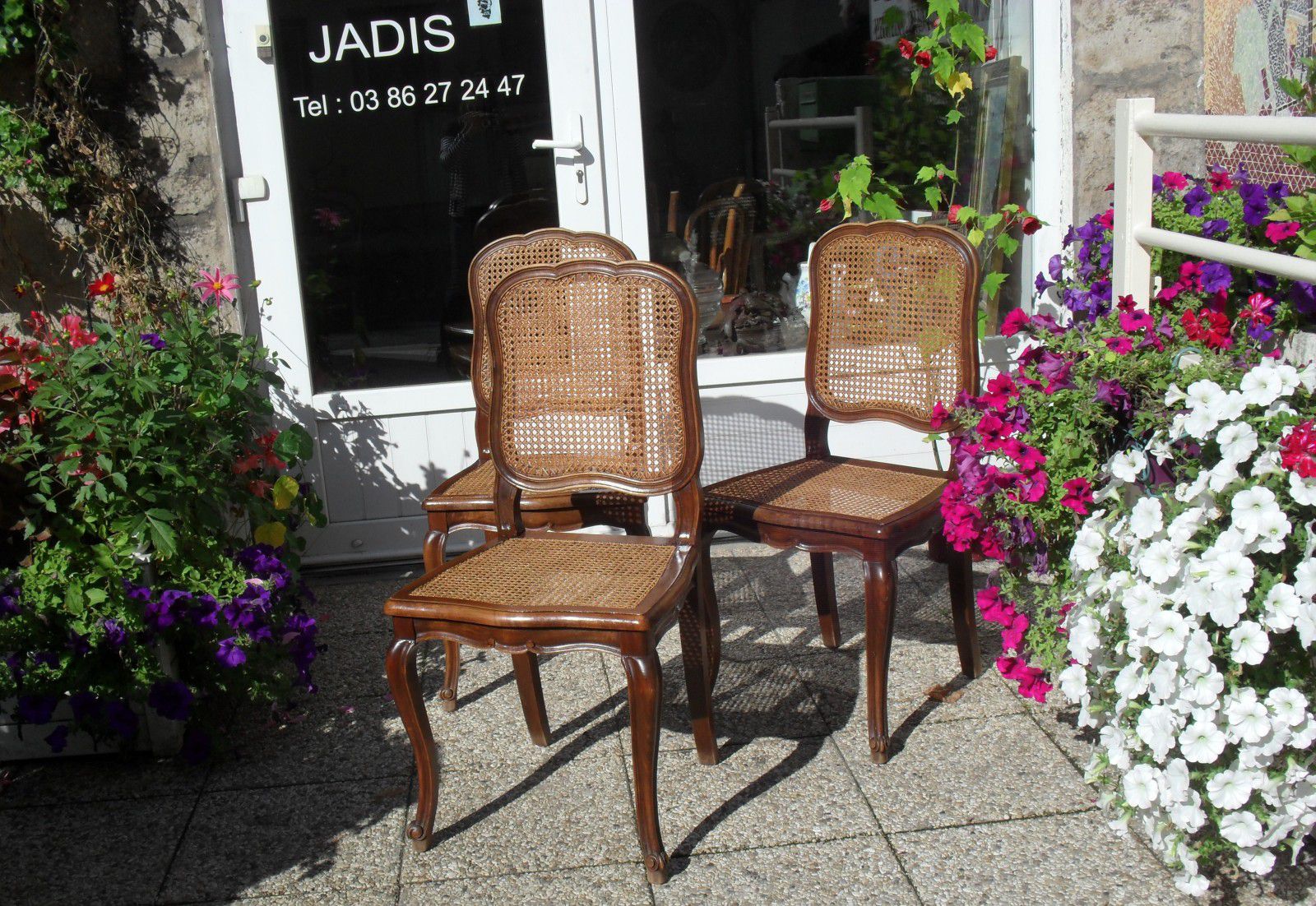chaises, tabouret, fauteuils, banquettes, cabriolets en cannage français fait main par JADIS