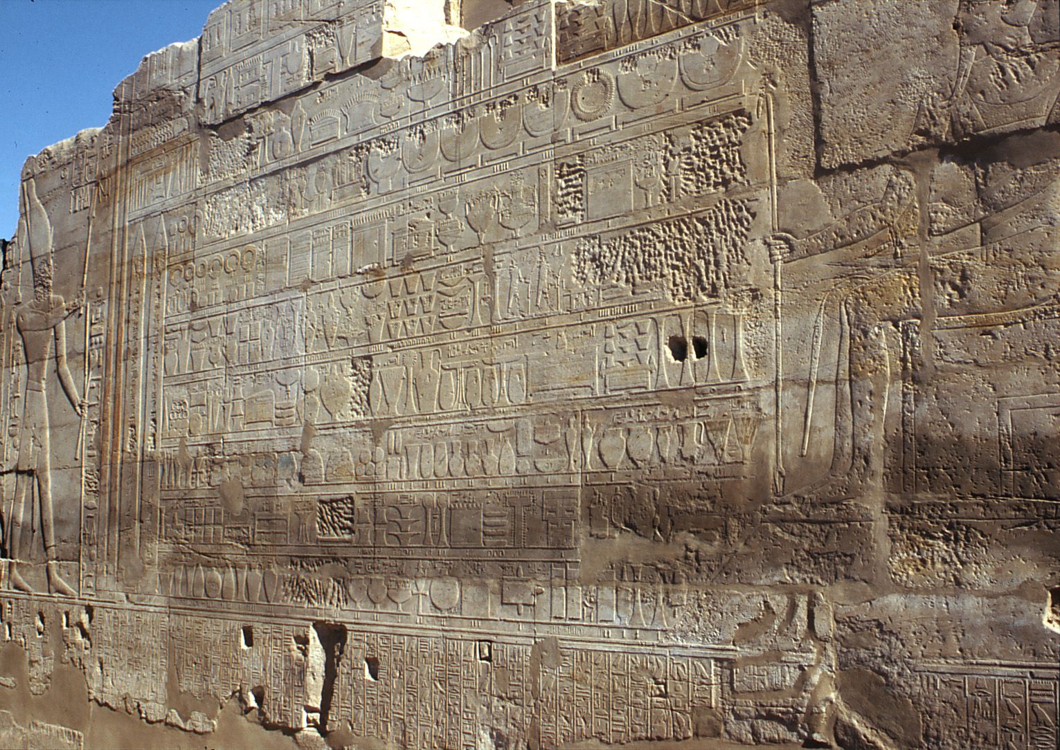Temple de Karnak - Début du Mur des Annales